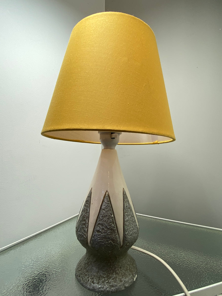 Mid-Century Ceramic Table Lamp – 1960s Retro Design – windsorvintage