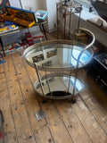 Gold-Coloured Oval Drinks Trolley with Mirrored Shelves – Deco Style Bar Cart on Castors