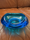 Union Sklo glass bowl viewed from front, three-quarter angle