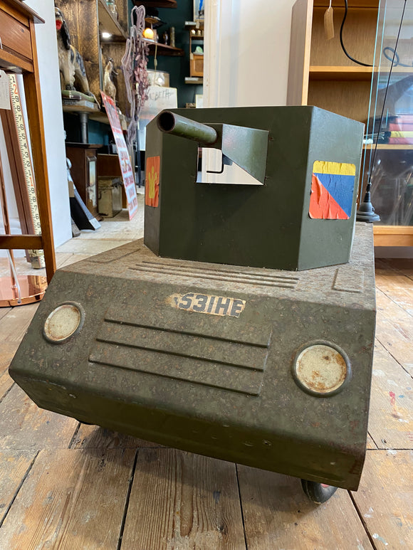 1960s Line Bros Tri-ang Pedal Car Tank – Fires Caps!