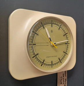 Mid-Century Philips Quartz Wall Clock – 1970s Space Age Design