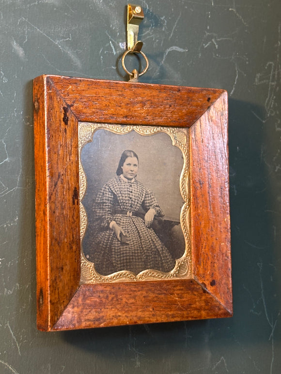 Victorian Daguerreotype Portrait in Oak Frame – c.1850s–1860s