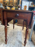 Victorian Mahogany Pembroke Table – Elegant & Functional Antique