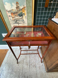 Edwardian Mahogany Bijouterie Display Table – Velvet-Lined Jewellery Cabinet with Bevelled Glass Top