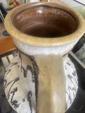 View of the vase from above showing the inside brown glaze colour