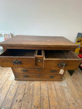 Exquisite Georgian Oak Chest of Drawers – Circa 1720s – Timeless Craftsmanship