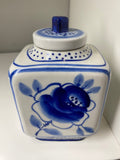 Soviert era Gzhel porcelain tea caddy