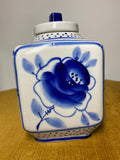 Soviert era Gzhel porcelain tea caddy