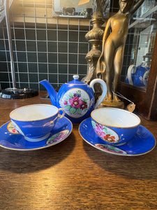 Russian Porcelain Tea Set | Francis Gardner, Moscow, Late 19th Century| Set of 1 Teapot with 2 Cups & Saucers