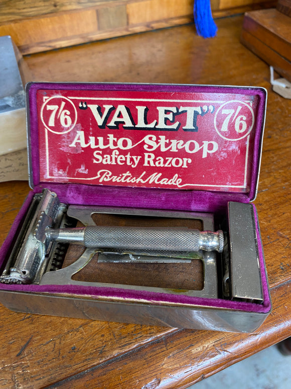 1930’s Valet Auto strop razor kit